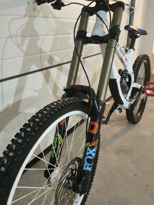 Bicicleta Downhill Transition