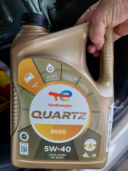 Чисто ново двигателно масло Total Quartz 9000 5W-40  4л – Неразпечатано