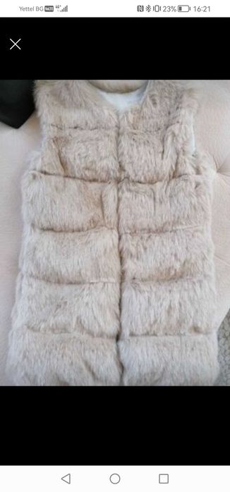 Дамски елек с косъм. Стандартен размер. Бежово.