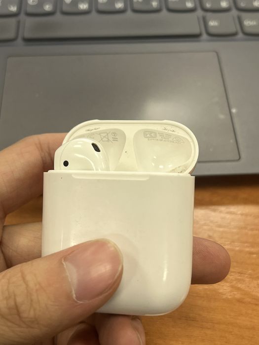 Оригинал AirPods