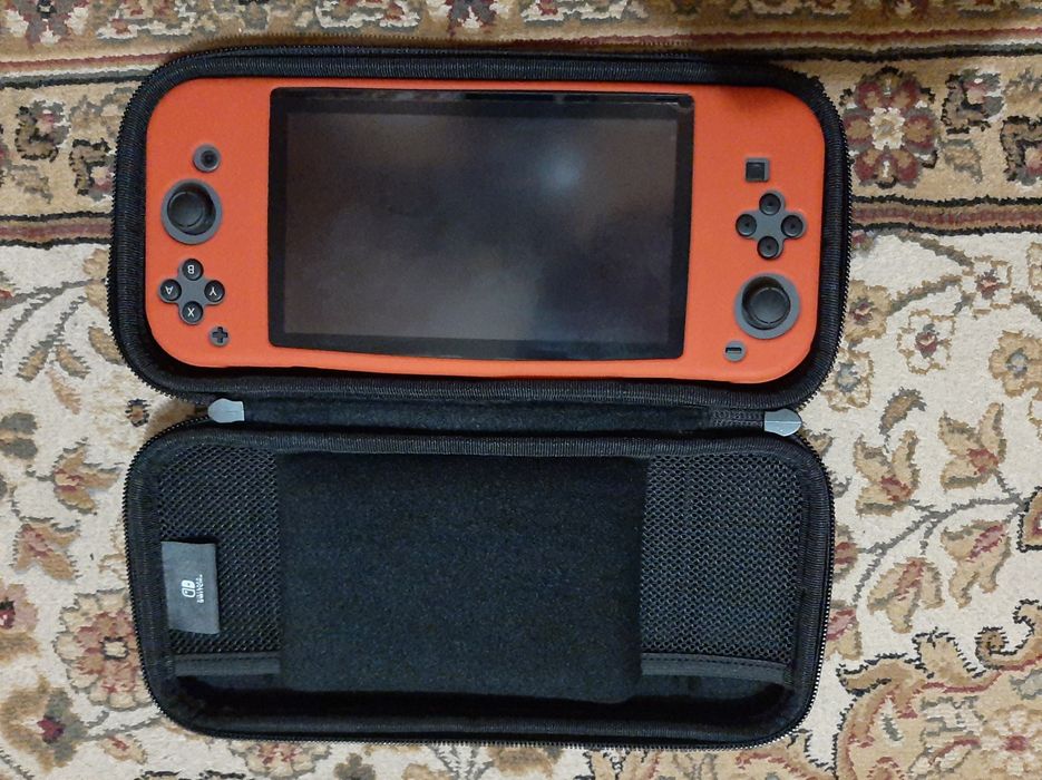 Продам нинтендо свич 2 ревизий.