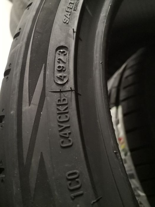 225 40 19 цола спорт пакет задни 255 35 19 nokian dot 23 24