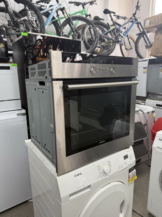 Фурна за вграждане SIEMENS