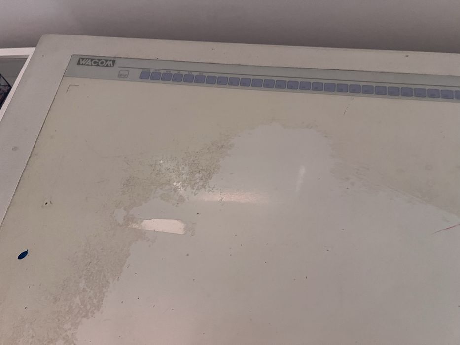 Vand masa de desen grafica marca Wacom