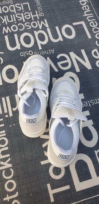 Adidasi  AMI Paris