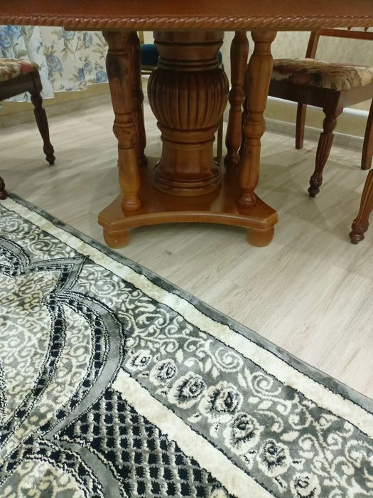 Продам стол деревянный