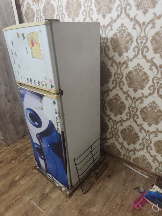 Холодильник сотилади