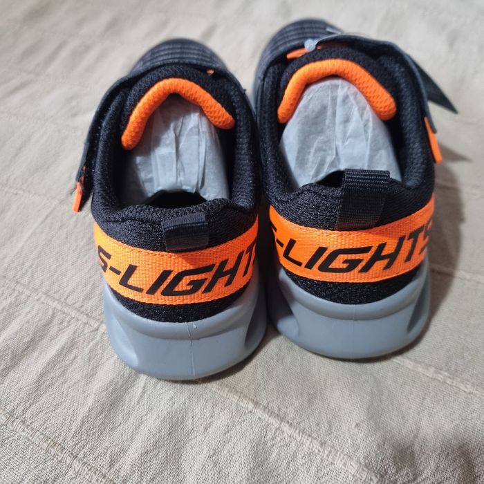 Светещи маратонки Skechers номер 27