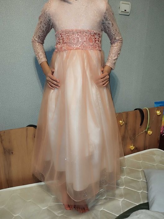 Продам вечернее нарядное платье