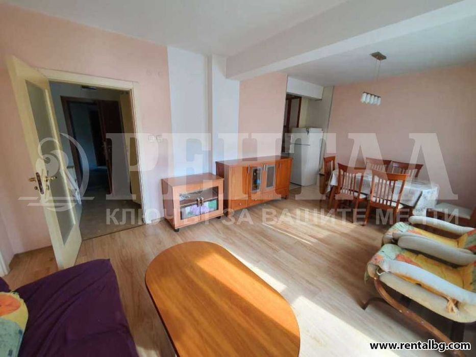 Дава се под наем Тристаен апартамент в Пловдив, Център - 85 кв.м за 459 € - Снимка #2