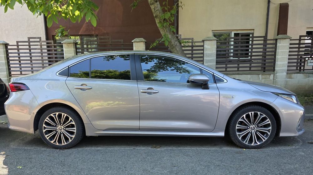 Închiriez mașini București Ilfov – Logan, Clio, Corolla Hybrid – Bolt Uber, firme/persoane fizice, opțiune rămânere