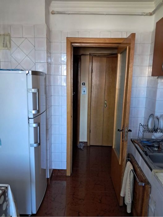 Inchiriez apartament 3 camere