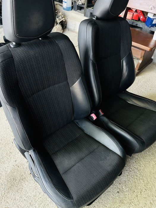 Салон с подгрев за Toyota Auris 2013-2019