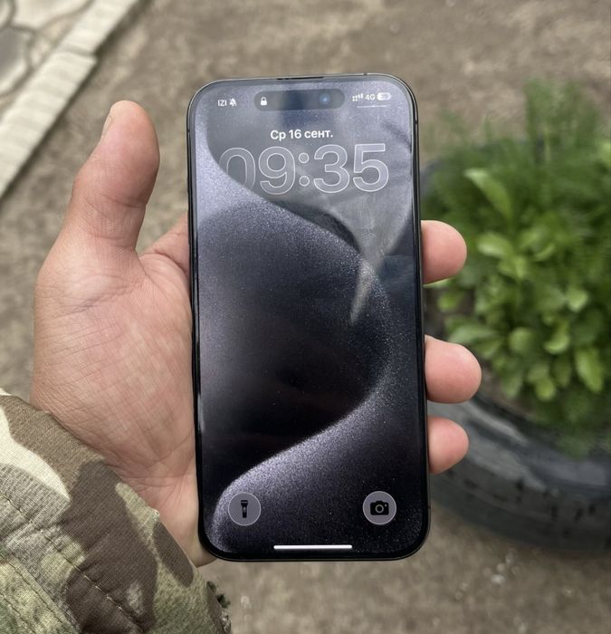 Iphone 15 pro 256 черный идеальный