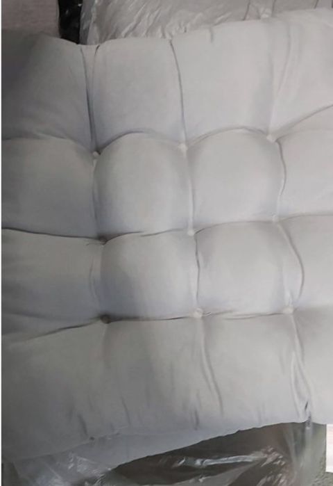 Set 4 perne pentru scaune culoare gri 40x 40x4 cm noi preț set