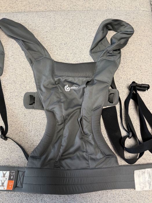 Ергономична раница за бебе Ergobaby Embrace