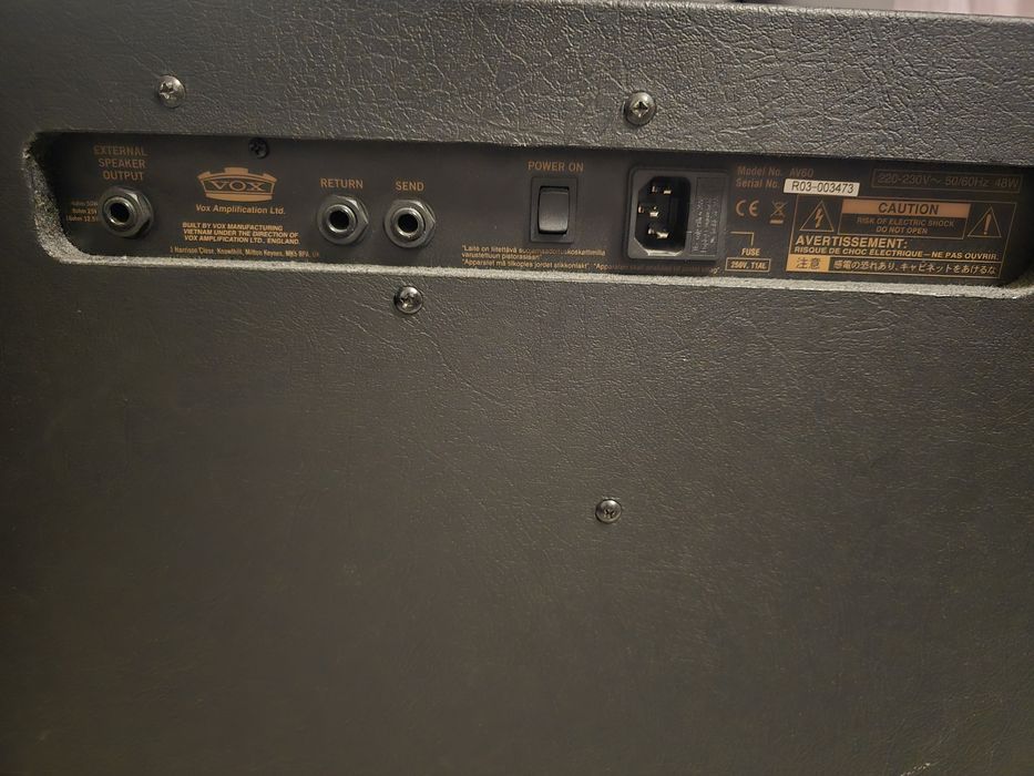 Усилвател за китара Vox AV60 + footswitch / кубе, комбо, футсуич