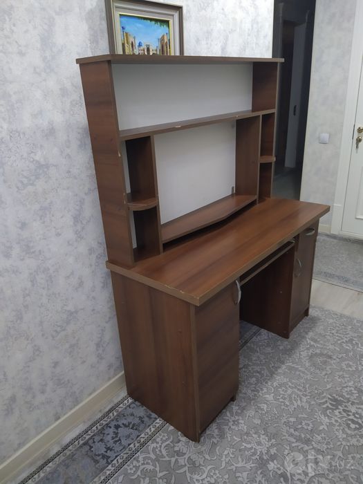 Рабочий стол, компьютерный стол