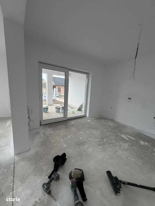 Casa noua de vanzare