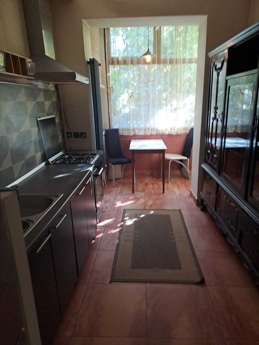 Inchiriez apartament 2 camere semidecomandate 70 mp, la casa cu 4 apartamente  si curte