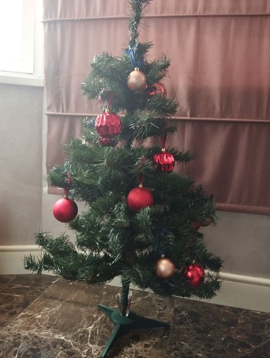 Ёлка искусственная