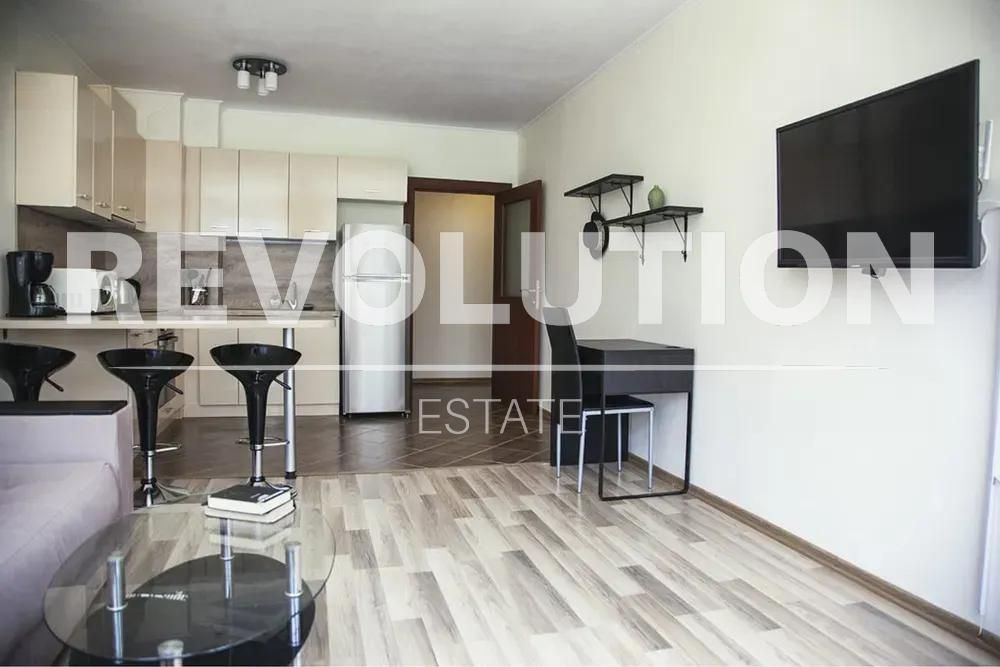 Дава се под наем Двустаен апартамент в Варна, Базар Левски - 66 кв.м за 600 € - Снимка #3