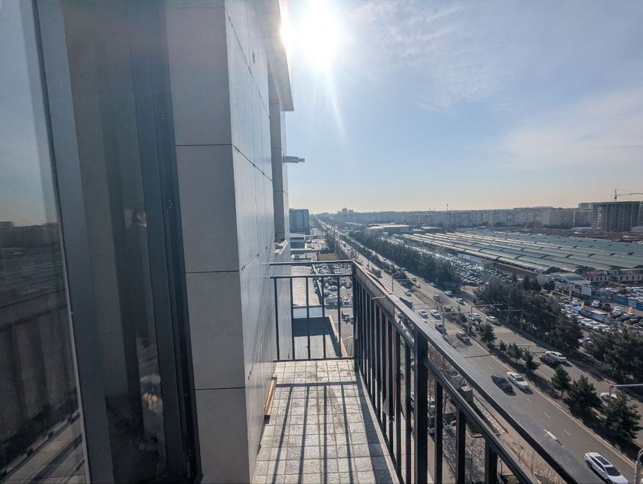 Sergeli moshna bozori oldida 1 xonali pdp inustuti oldida