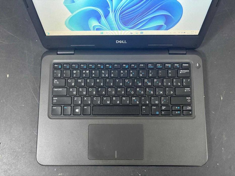Ноутбук Dell в идеальном состояний