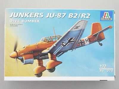 Продавам модели Italeri – самолети, хеликоптер и самолетоносач