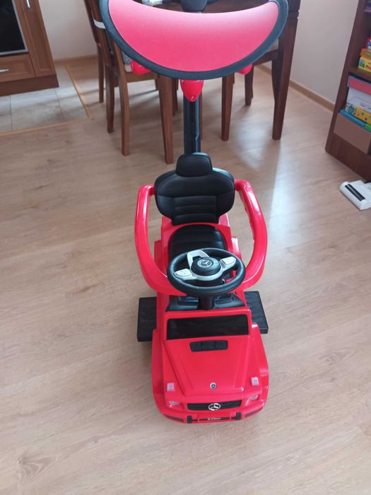 Червен Мерцедес G350 с дръжка и сенник