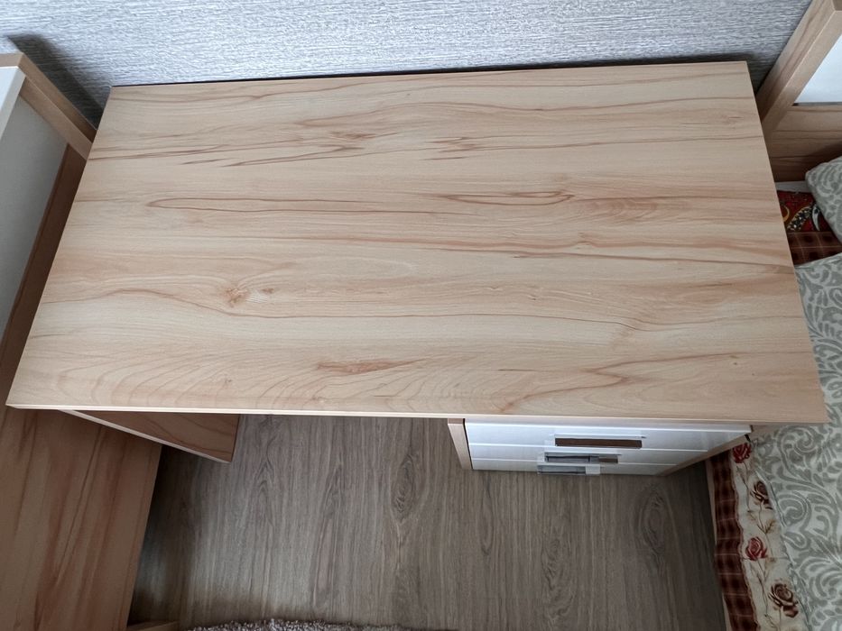 Письменный/компьютерный стол