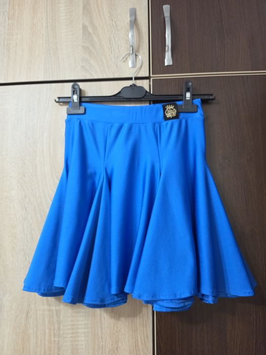 Costum dans sportiv Olga Design fete 8-10ani. Deosebit. Impecabil