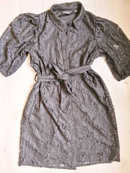 Дантелена рокля ..