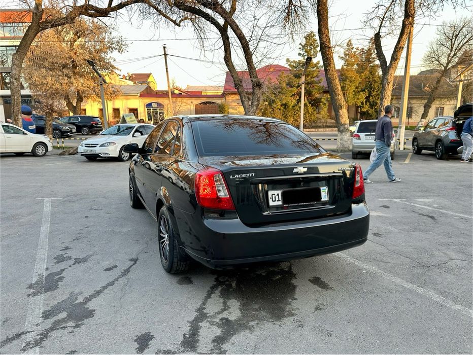 Продается Lacetti 1.8