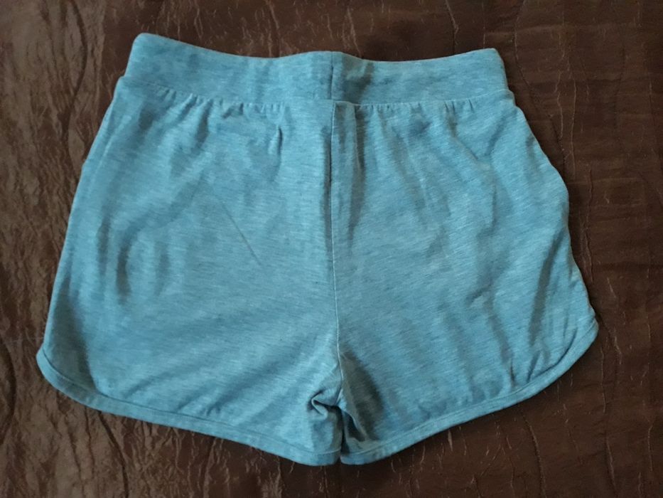 Къси панталонки +подарък