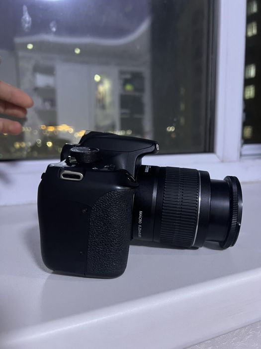 Canon EOS 1200D