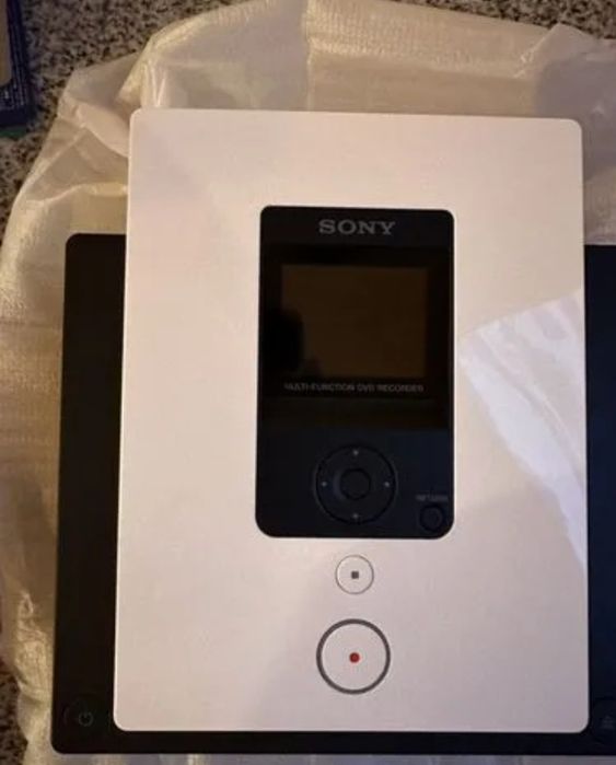 Sotiladi VHS va dv kasetalarni diskga ko'chirish uchun apparat