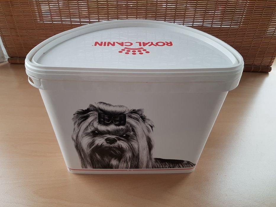 Ведро для корма (собак)