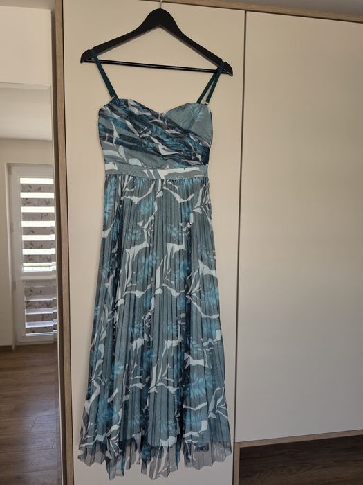 Официална рокля Guess, XS