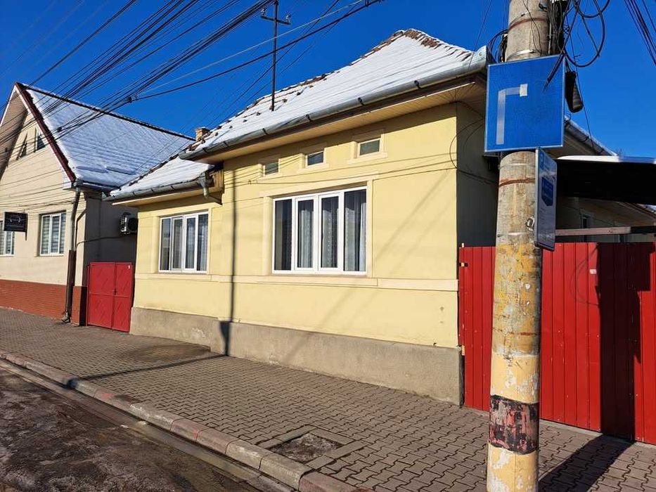 Inchiriez imobil pentru firma / birouri / showroom strada Garii