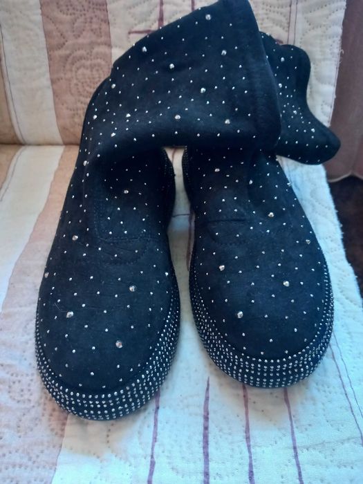 Дамски велурени боти чисто нови