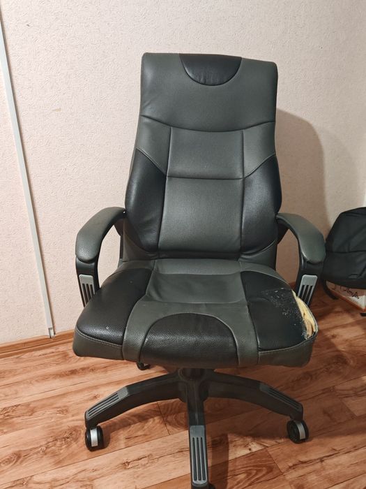 Продам кресло офисное