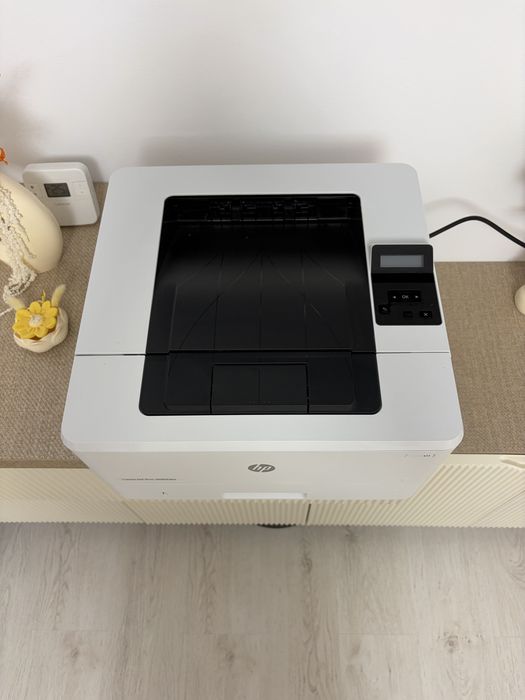 Imprimanta Laser monocrom HP LaserJet Pro 4002DW, Wireless, Bluetooth