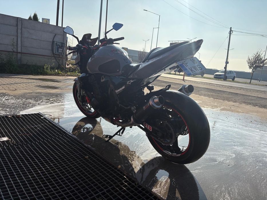 Kawasaki z1000 r , an 2004