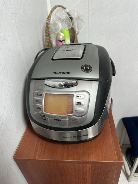 Продам мультиварку в отличном сосотоянии цена 10 тысяч