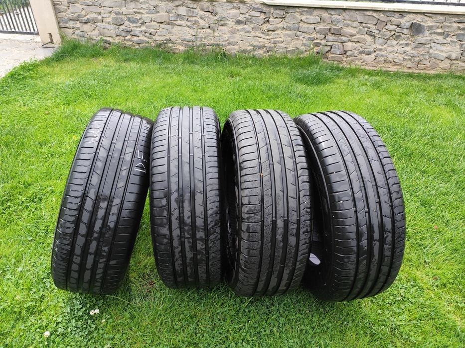 Vând set 4 anvelope Toyo Proxes Sport SUV, dimensiune 235/60 R18 107W