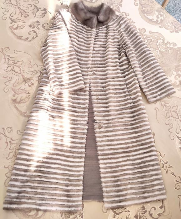 Меховое пальто -куртка из хвостиков норки. Демисезонное.