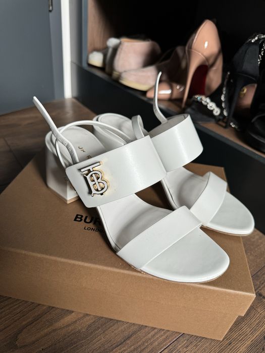 Обувки на ток Burberry