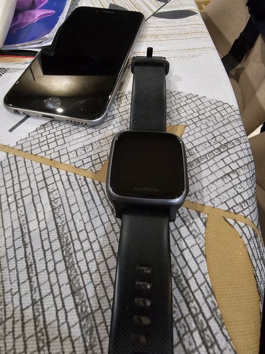 Часовник Garmin Venu Sq