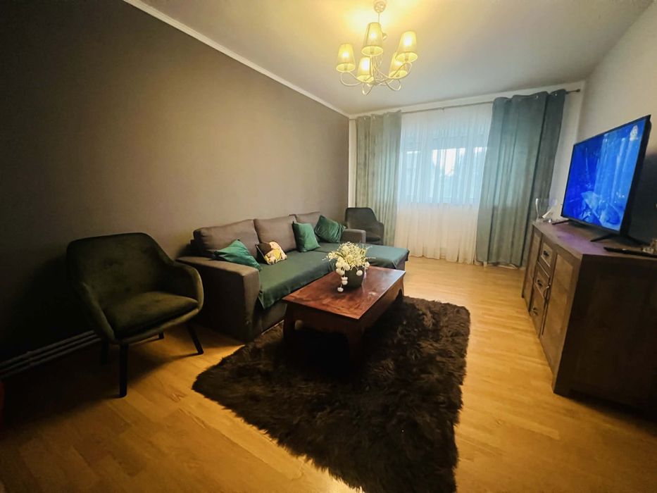 Vand apartament 3 camere